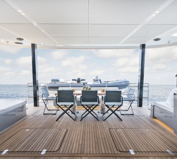 Aft deck views out to the stern