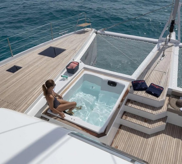 Foredeck jacuzzi and trampolines