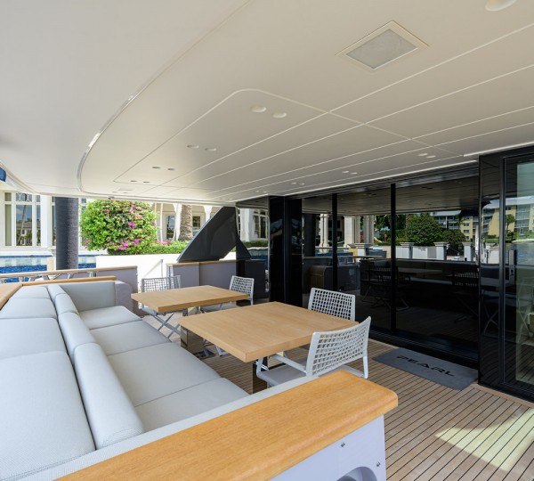 Main deck dining