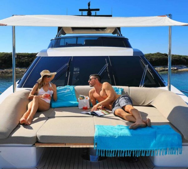 Bow lounge with sun shade