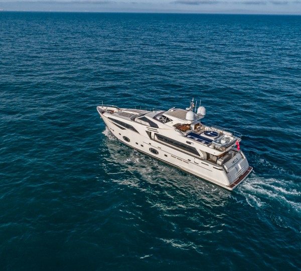 Luxury sun deck and main aft