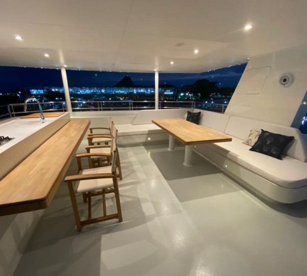 Sun deck seating arrangements