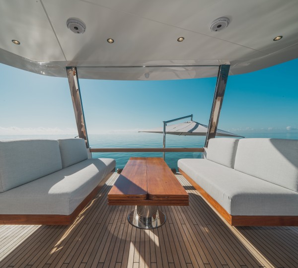 Aft deck seating