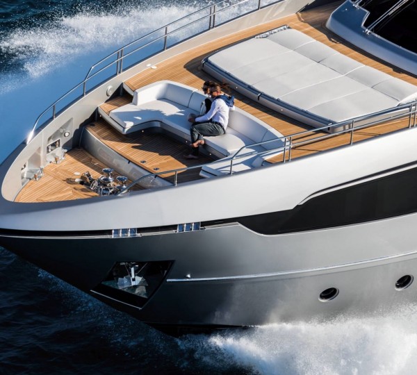 Foredeck lounge and sunbathing