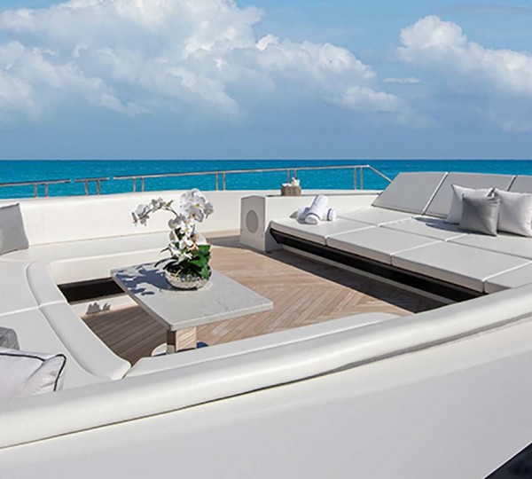 Luxurious foredeck