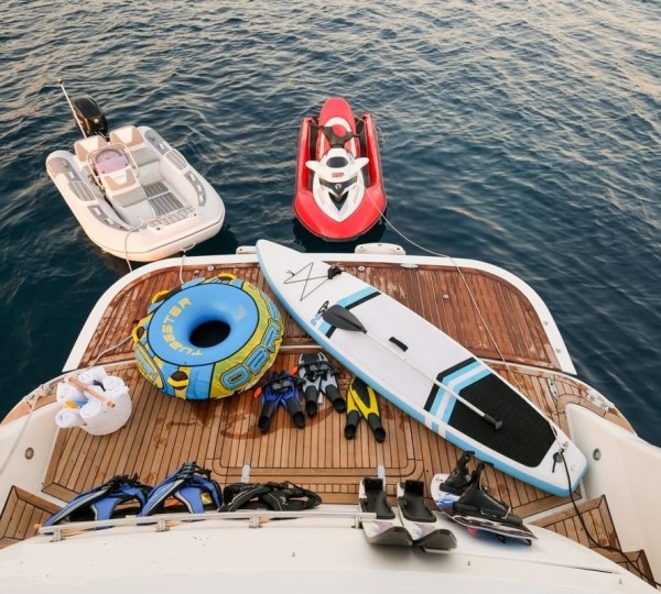 Swim platform with water toys