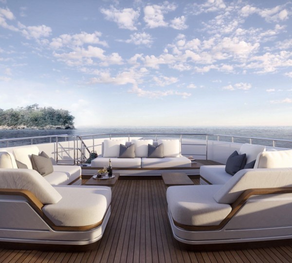 Upper deck foredeck lounge