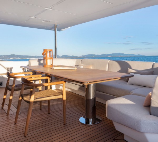 Main deck aft dining