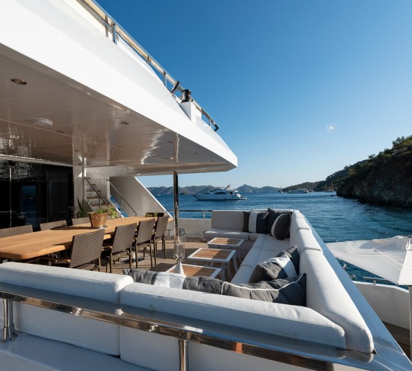 Main deck aft by day