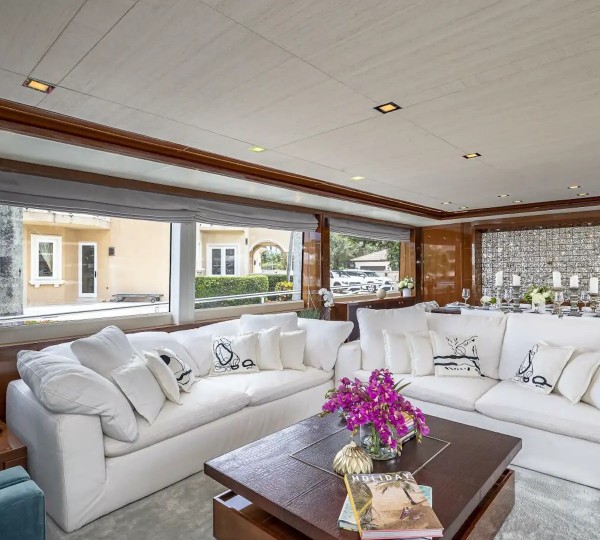 Main Salon View Forward