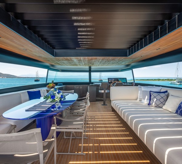 Sun Deck Lounge And Dining