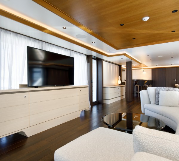 Contemporary Sky Lounge Robert Matic