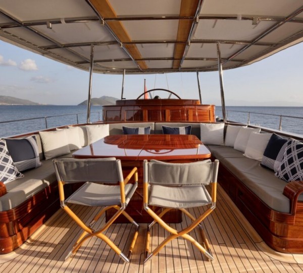 Covered Seating On Deck