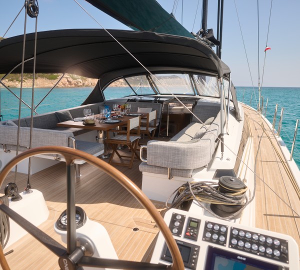 Deck Cockpit With Soft Bimini