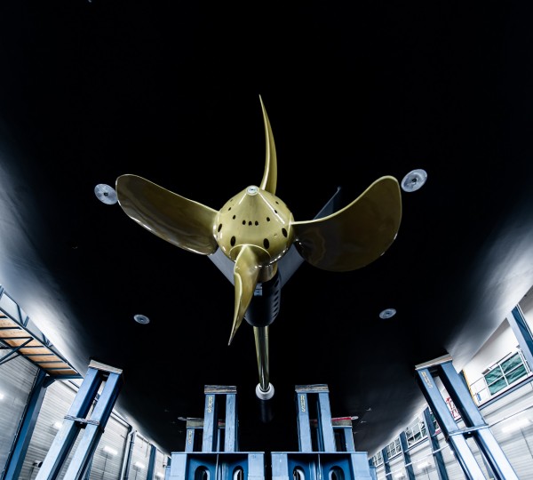 Luxury Yacht AQUARIUS II Details