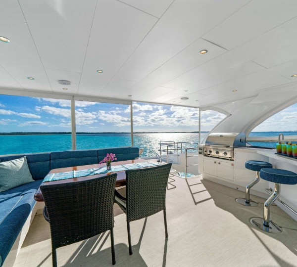 Motor Catamaran INDIGO Fly Bridge