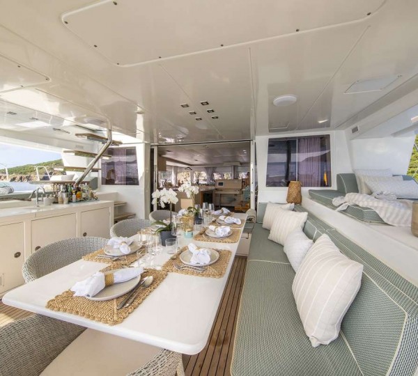 Sailing Catamaran NOMADA Aft Deck