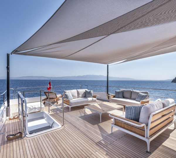 Sun Deck Lounge