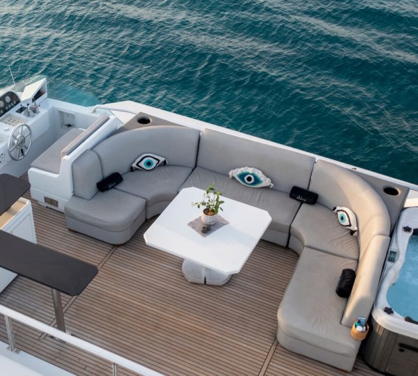 Sun Deck Seating And Jacuzzi