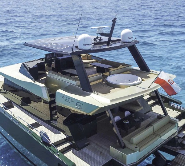 Sundeck And Aft Cockpit