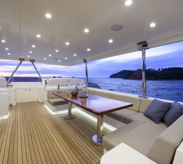 Sundeck Dining View Forward