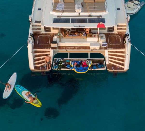 Aft Cockpit, Swim Platform And Water Toys