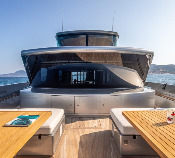 Foredeck Seating And Dining