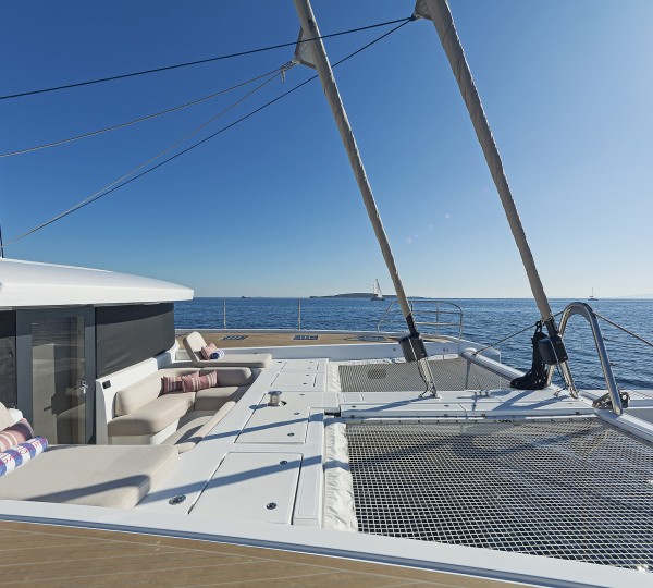 Foredeck Seating And Trampolines