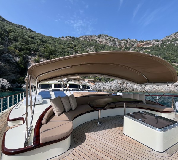 Forward Seating Area