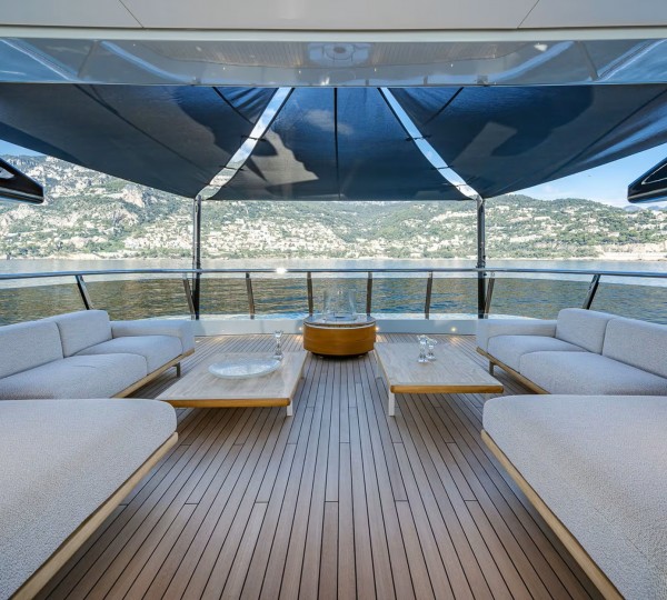 Lounge On The Sun Deck With Fire Pit