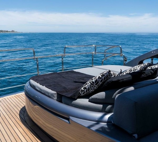 Main Deck Aft Sun Pad