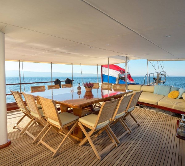 Main Deck Cockpit Dining And Lounge