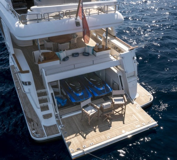 Stern View - Beach Club