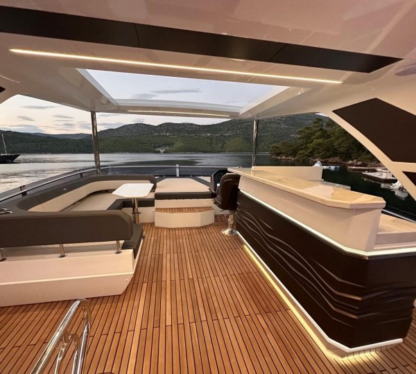 Sun Deck Bar And Seating