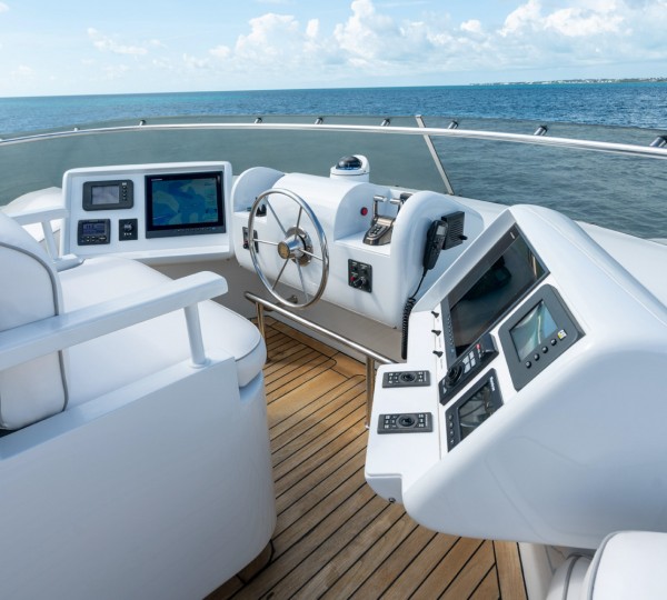 20201216-HIATUS Exterior - Controls