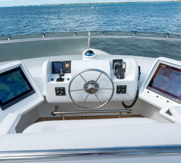 20201216-HIATUS Exterior - Controls