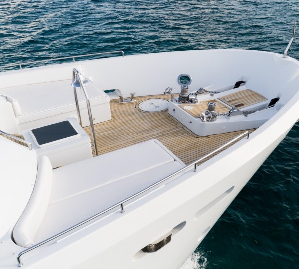 20201216-HIATUS Exterior - Foredeck