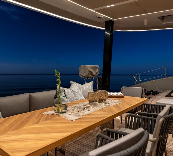 Al Fresco Dining On The Aft Deck