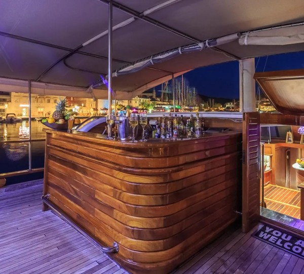 Deck Bar