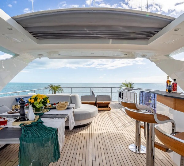 Flybridge  Dining And Bar