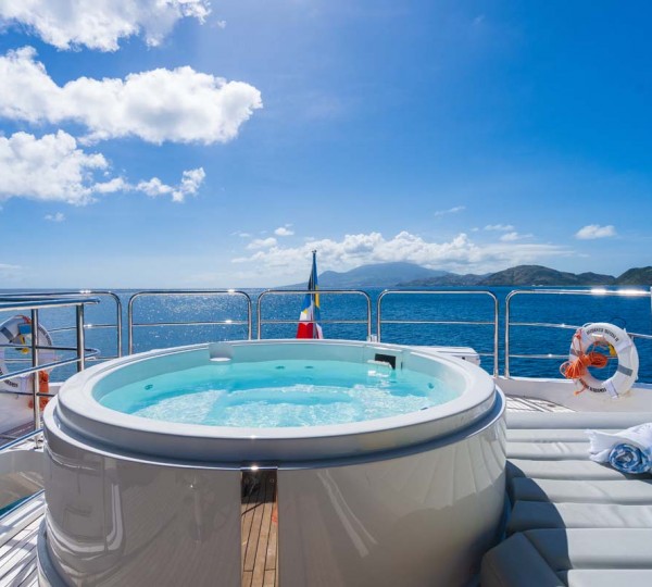 Jacuzzi On Flybridge