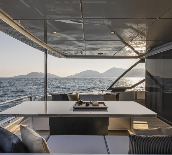 Main Deck Aft Dining Set Up (sistership)