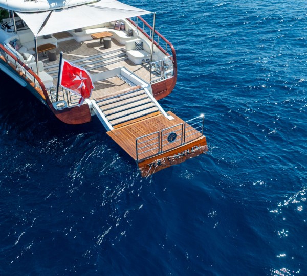 Stern Platform Lowered