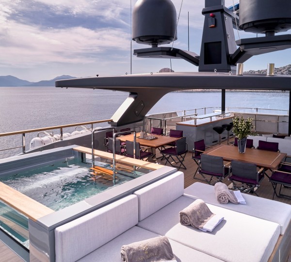 Sundeck With Jacuzzi