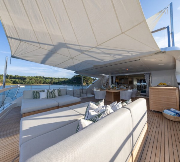 Upper Deck Aft Day Beds