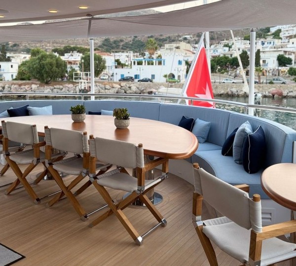 Upper Deck Aft Dining