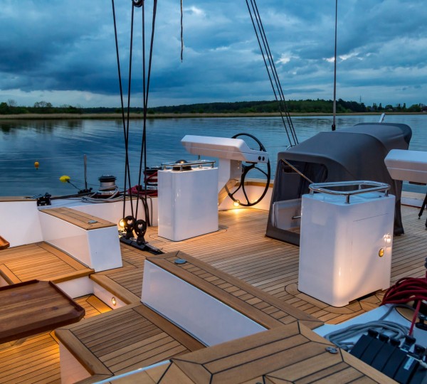 Deck Cockpit And Helm