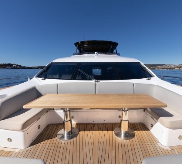 Foredeck Dining Setting