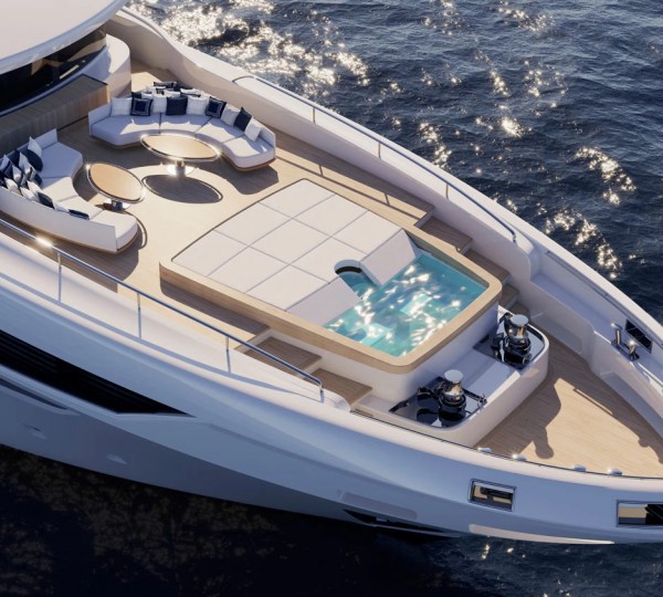 Foredeck With Jacuzzi Pool
