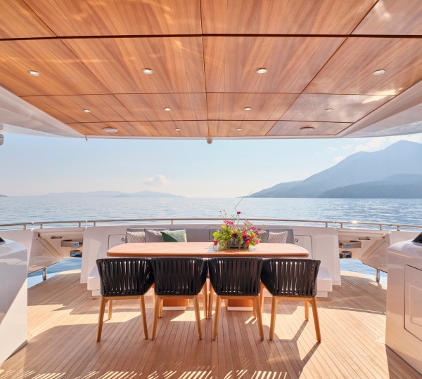 Main Deck Aft Dining